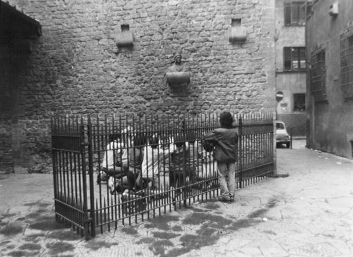 Casa di Dante: prostrati in adorazione...